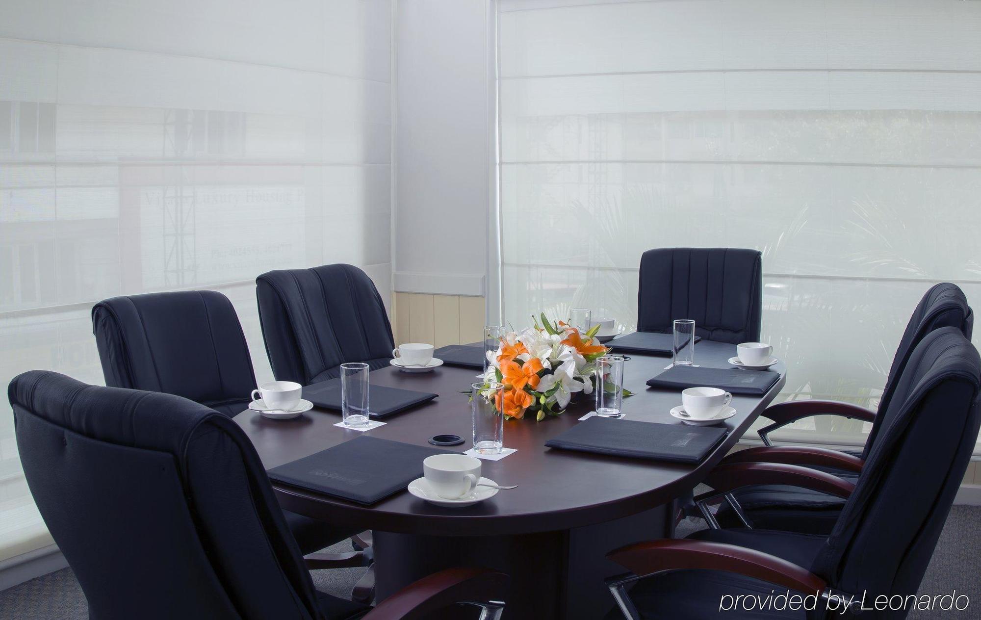 Hotel Radisson Blu Kochi Zewnętrze zdjęcie Boardroom