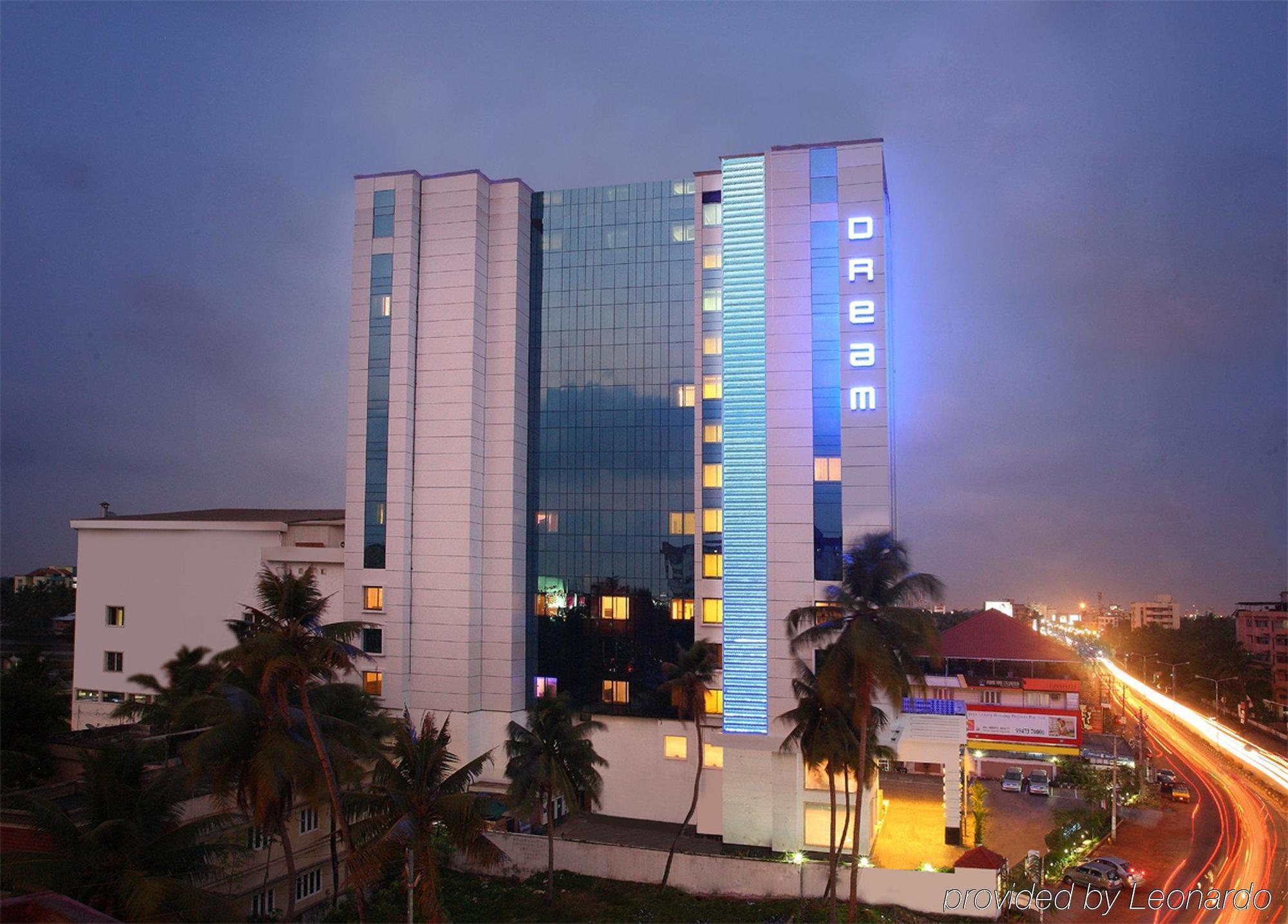 Hotel Radisson Blu Kochi Zewnętrze zdjęcie