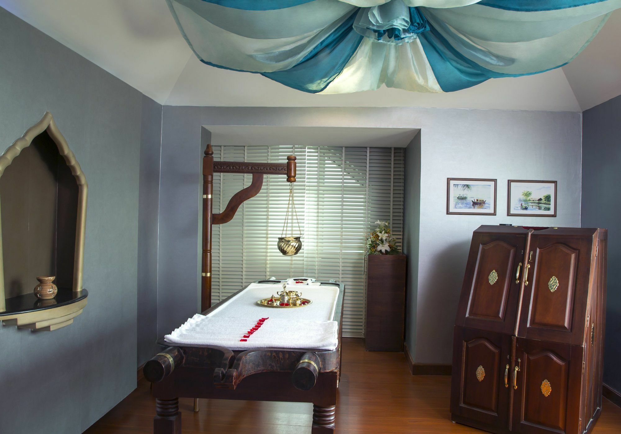 Hotel Radisson Blu Kochi Zewnętrze zdjęcie Ayurvedic treatment room