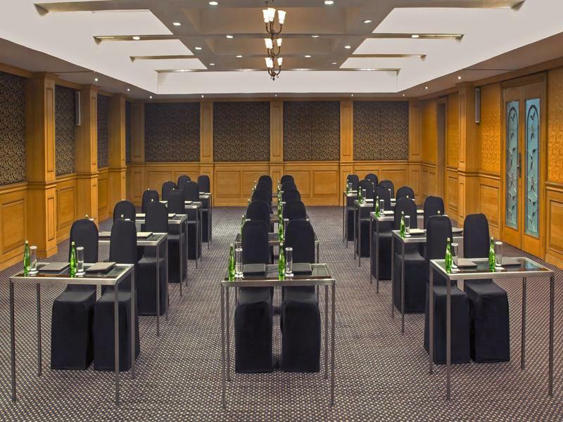Hotel Radisson Blu Kochi Zewnętrze zdjęcie Meeting room