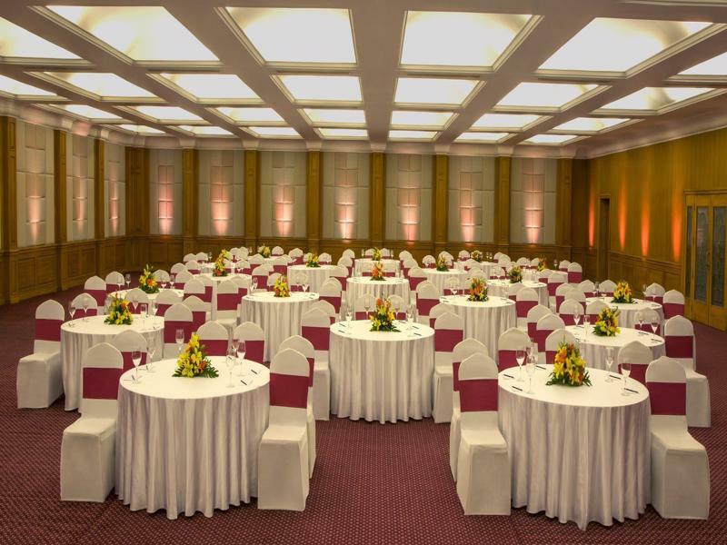 Hotel Radisson Blu Kochi Zewnętrze zdjęcie The Royal Hall